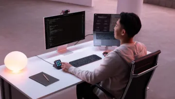 Новий інструмент розробника: Logitech представила фізичний центр керування ШІ
