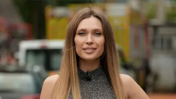 «Бабуся хвилюється, що я надто відверта»: Олена Світлицька розповіла про сімейний чат 