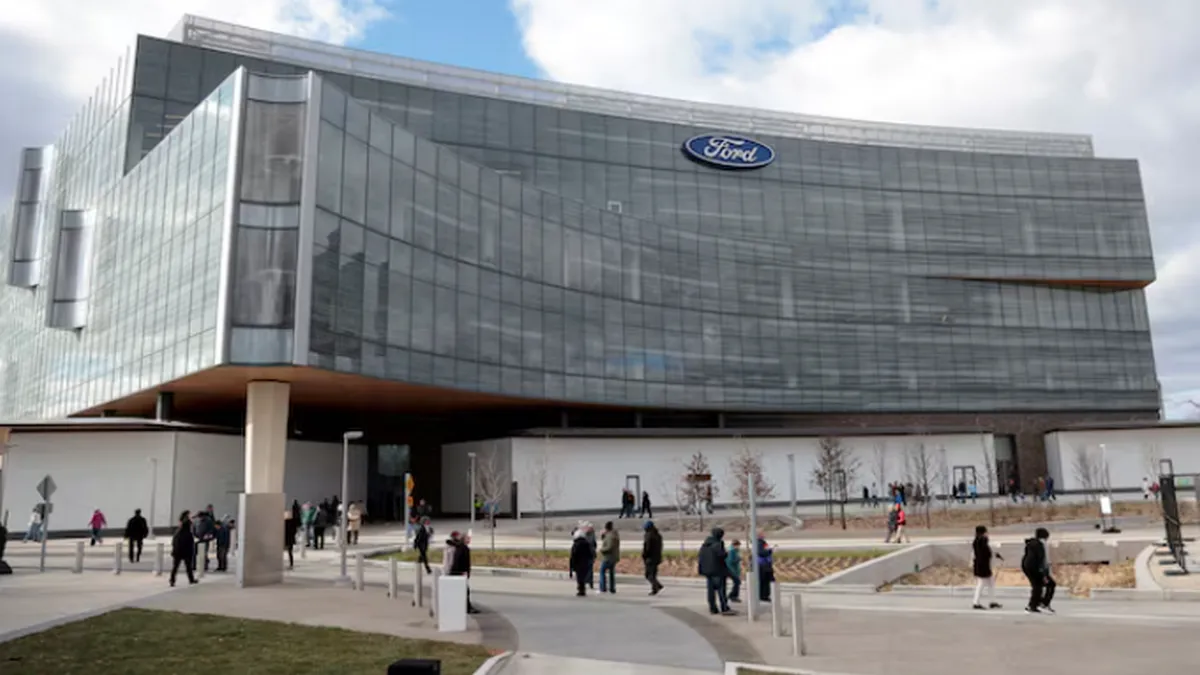 Масове відкликання Ford: у США перевірять понад 548 тисяч авто через дефект центральної консолі