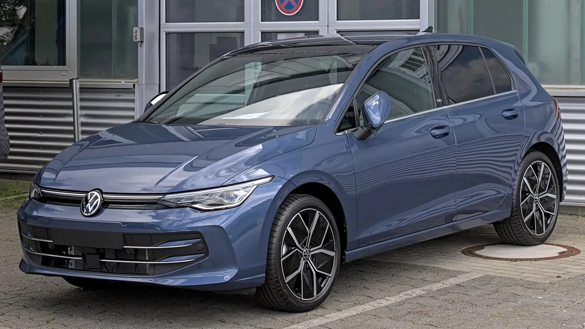 Імпорт авто з пробігом в Україні у травні 2026: Volkswagen Golf очолив ринок на тлі падіння попиту