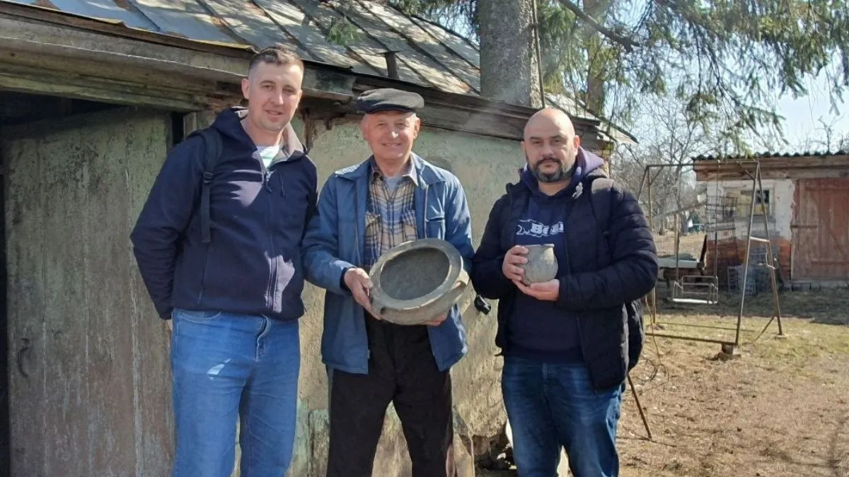 Копали могилу й вирили артефакти віком 1600 років: що знайшли на сільському цвинтарі в Полтавській області