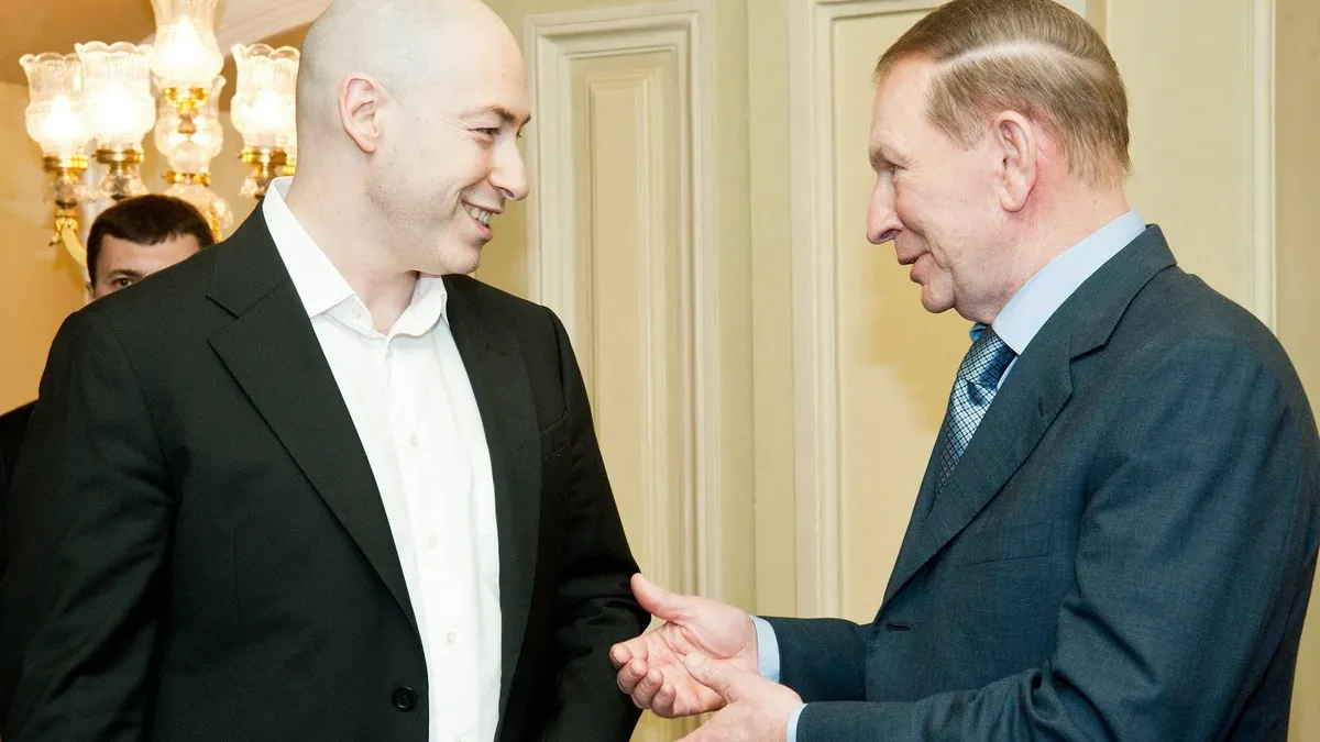 Гордон показав архівне фото із Кучмою: що робили журналіст та другий президент України
