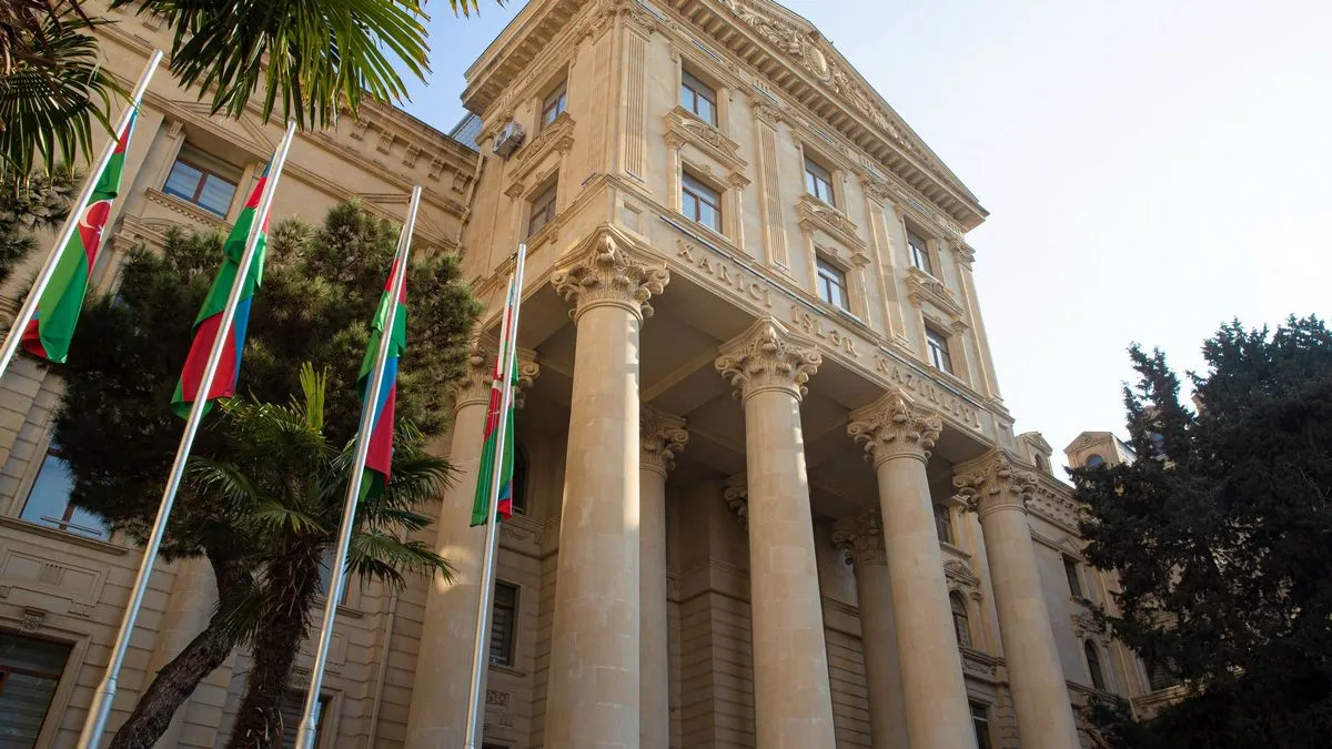 Від ракетного обстрілу в Києві постраждало азербайджанське посольство: відео наслідків для дипустанови