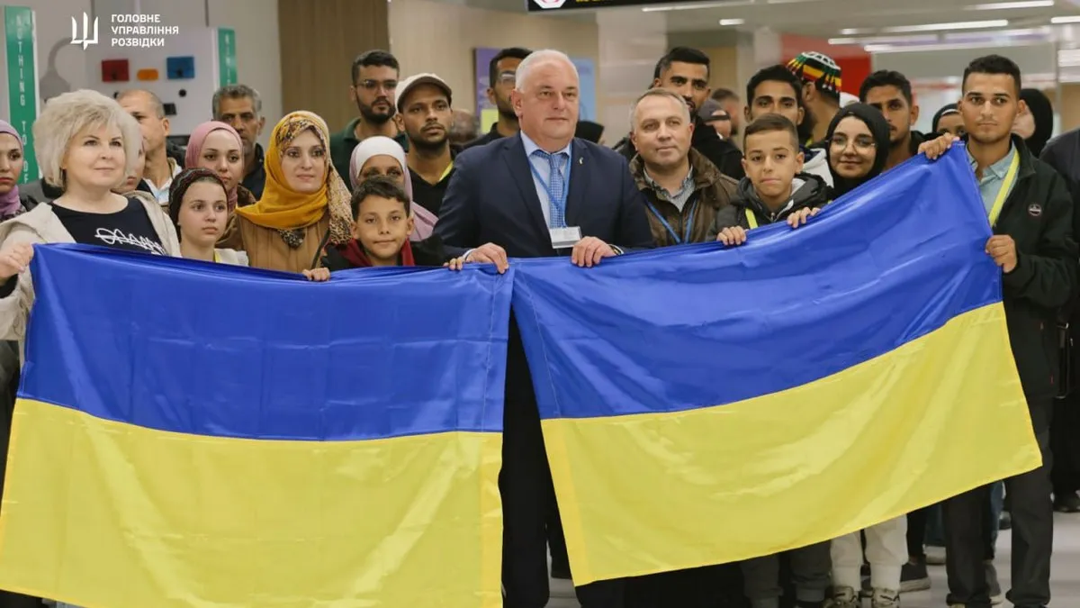 Українців та їхні родини евакуювали з сектора Гази: куди вони прилетіли і як дістануться нашої держави