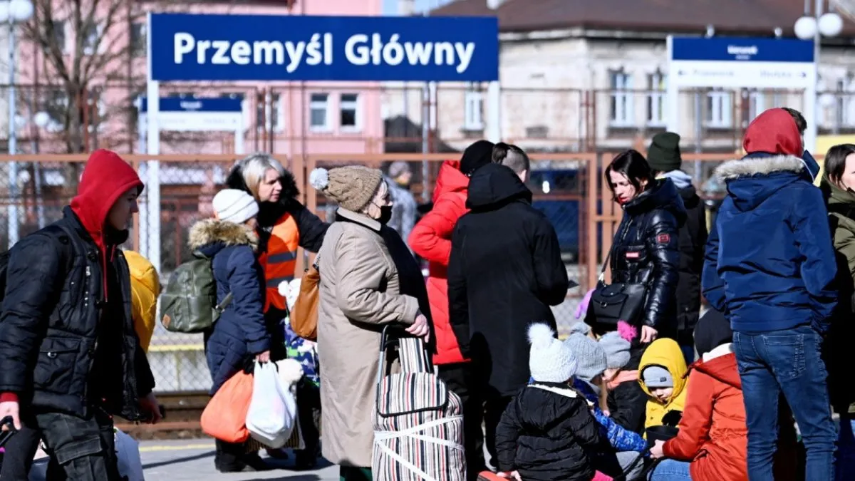 Українським біженцям у Німеччині можуть скоротити допомогу, а зі Швейцарії депортувати: що за нововведення