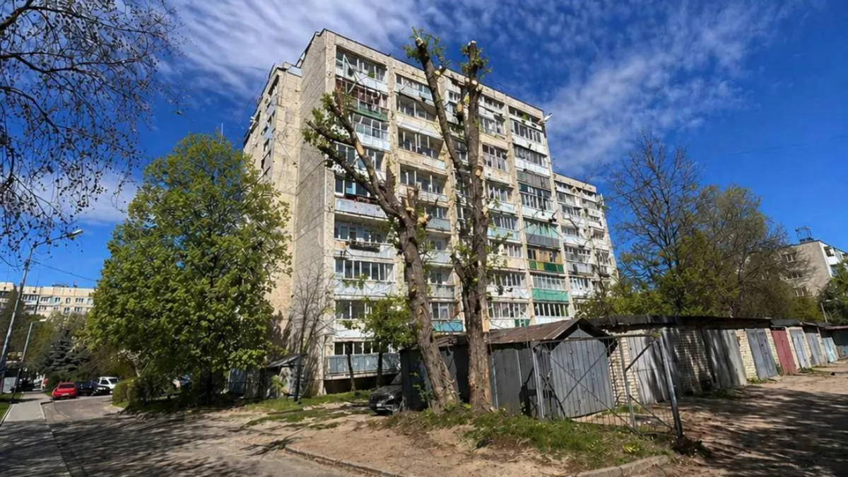 У Львові комунальники відзвітувались про виконану роботу з благоустрою фотографією з ШІ: як їх покарали