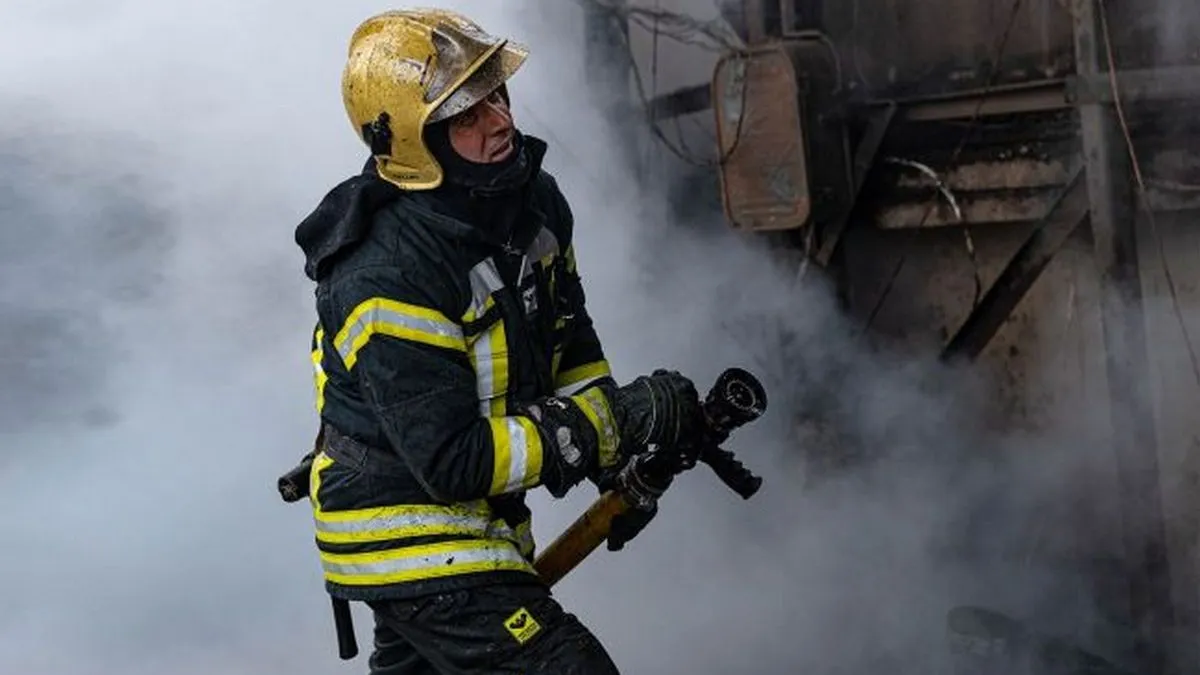 Росіяни атакували вищий навчальний заклад у Харкові: в ОДА розповіли про наслідки ворожого удару — відео