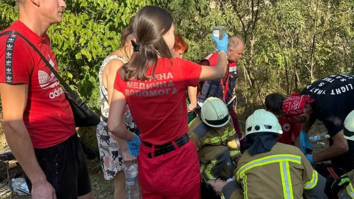 На Одещині зітнулися автобуси: померло 2 жінки, постраждало 6 дітей, на місці ДТП працювали 12 бригад швидкої