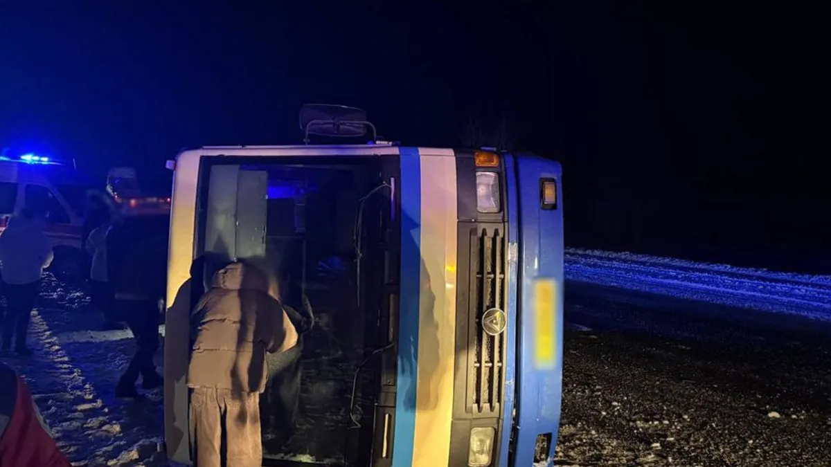 На Черкащині перекинулась маршрутка з пасажирами: чи вдалося уникнути жертв і що стало причиною ДТП