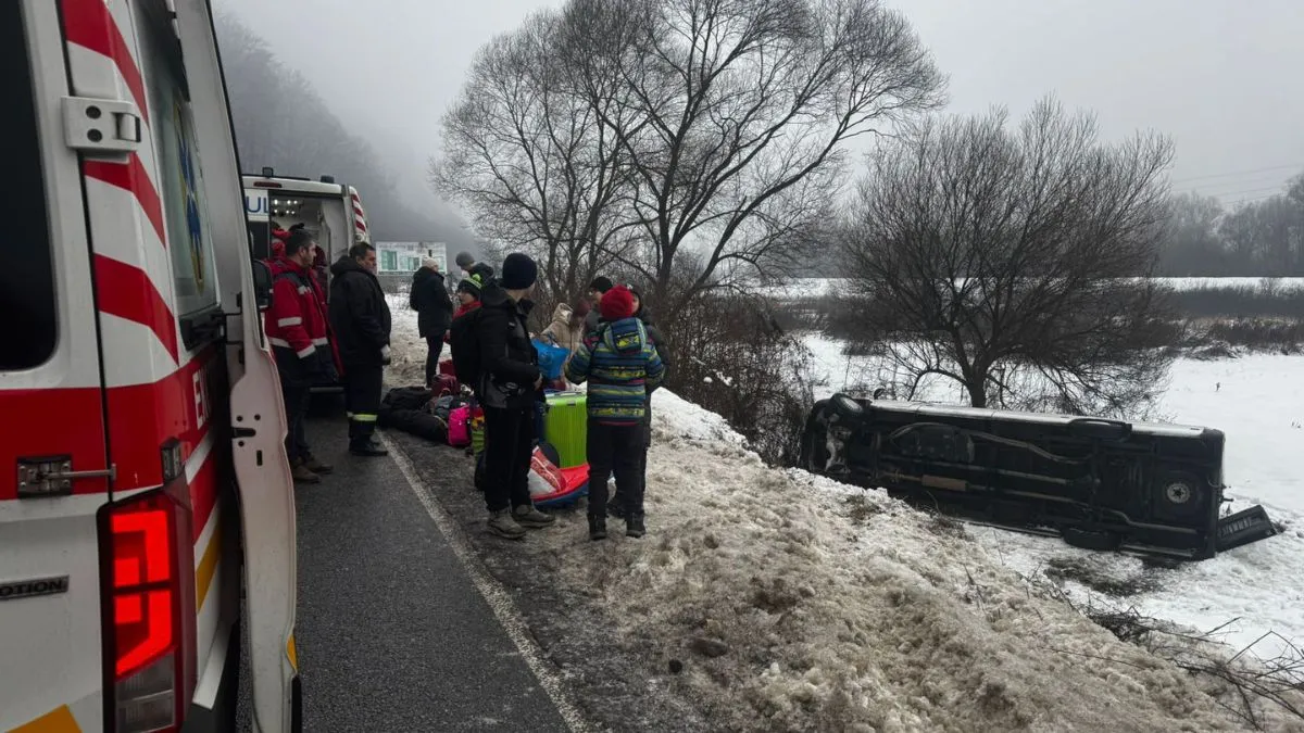 На Закарпатті сталась ДТП за участі автобуса, який перевозив дітей: чи вдалося уникнути жертв