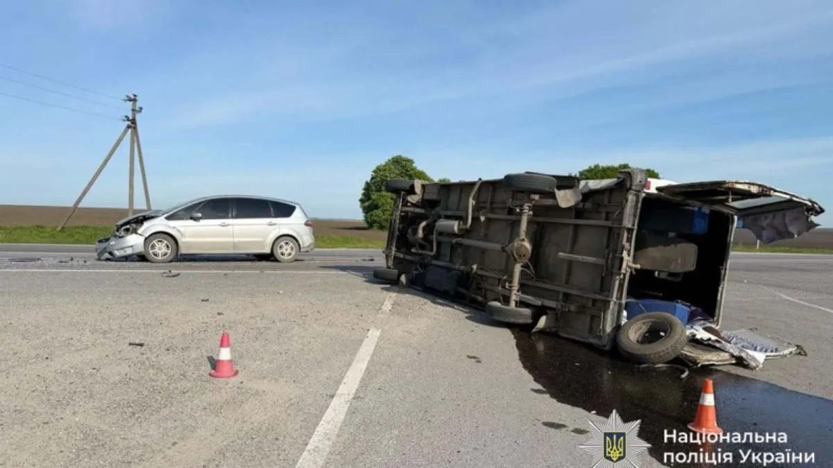 В наслідок ДТП на Тернопільщині перекинувся пасажирський автобус: чи обійшлося без жертв