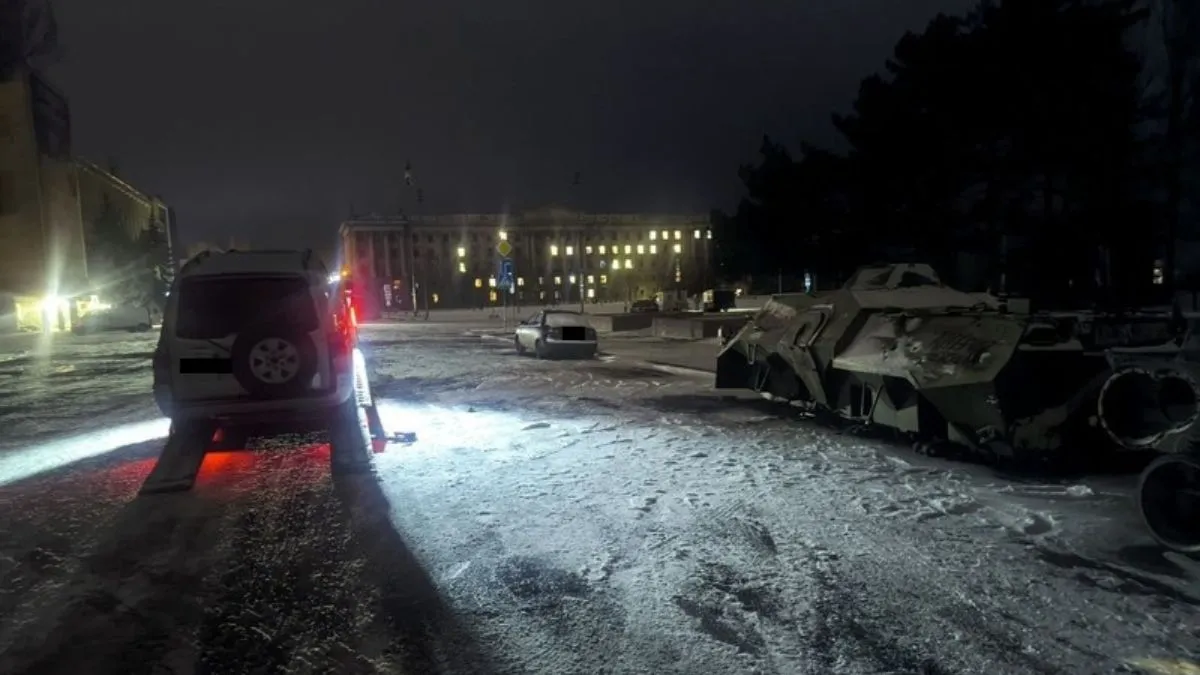 Підбитий російський БТР став причиною ДТП у Миколаєві: подробиці автотрощі