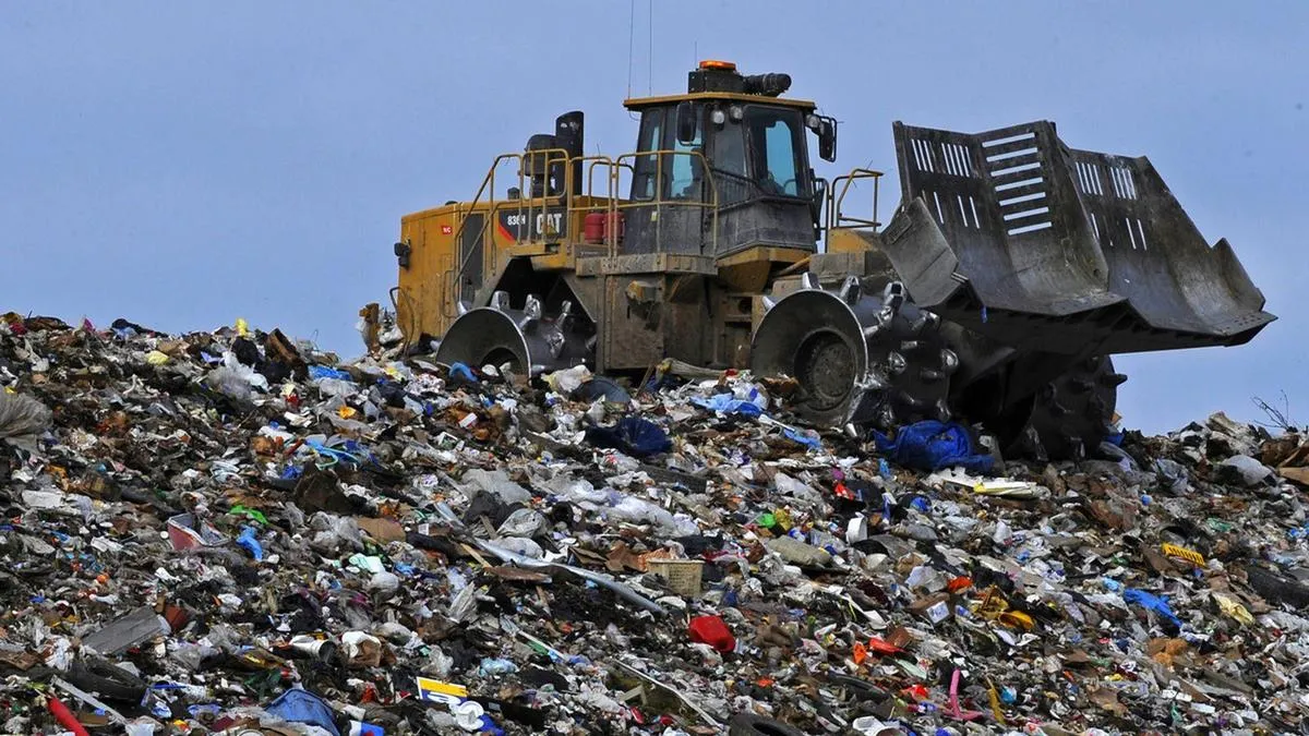 У Великій Британії злочинці роблять бізнес на смітті: чим займаються нелегальні «комунальники»