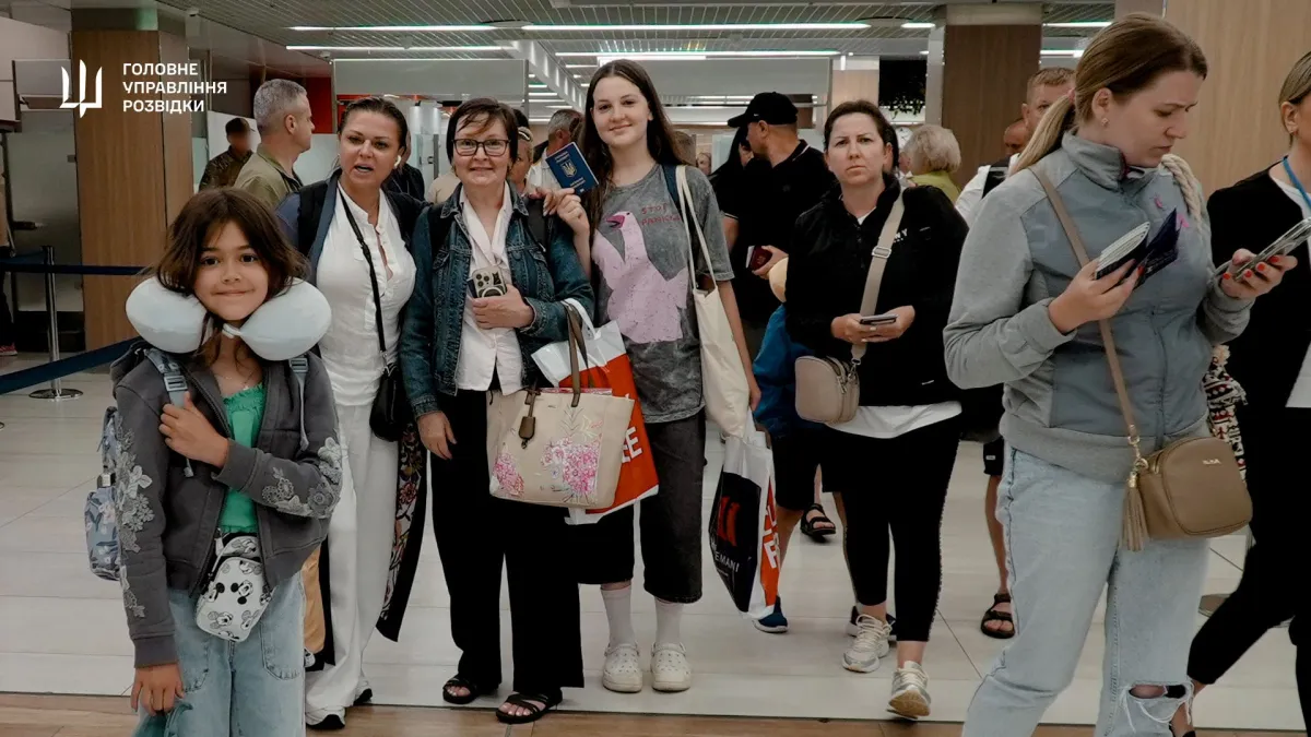 Вивезено 176 громадян України та іноземців: у ГУР поділилися деталями евакуації з Ізраїлю та показали відео
