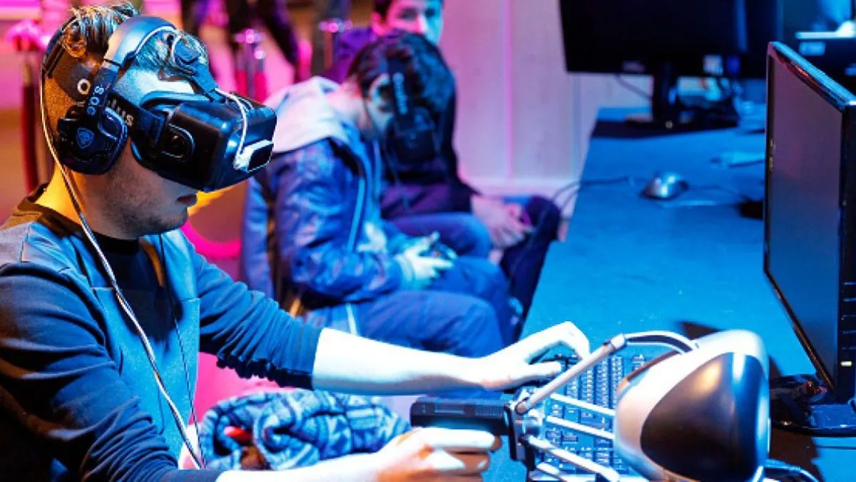 Студент отримав розрив мозкової артерії, бо не відривався кілька діб від комп'ютерної гри: чи вижив геймер