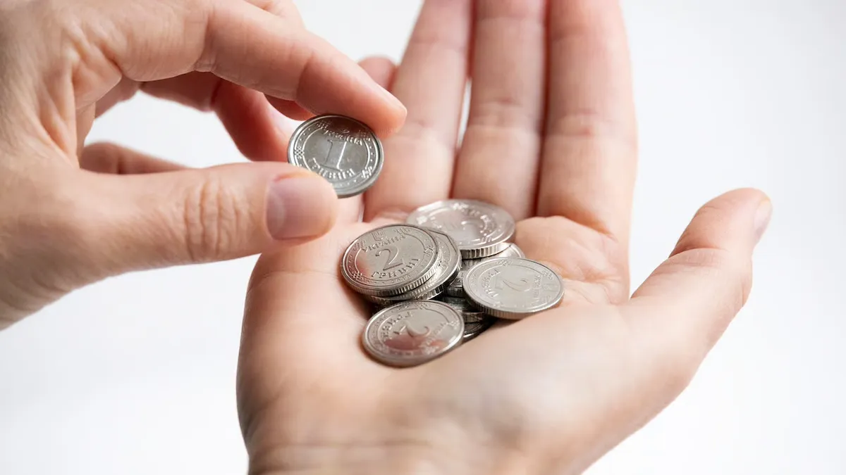 Нова монета від НБУ: як виглядає колекційний п'ятигривневик з опішнянською керамікою