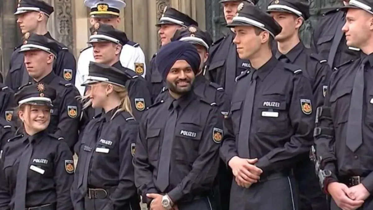 В Німеччині суд дозволив поліціянту замість кашкета носити інший головний убір: не кайзерівський шолом