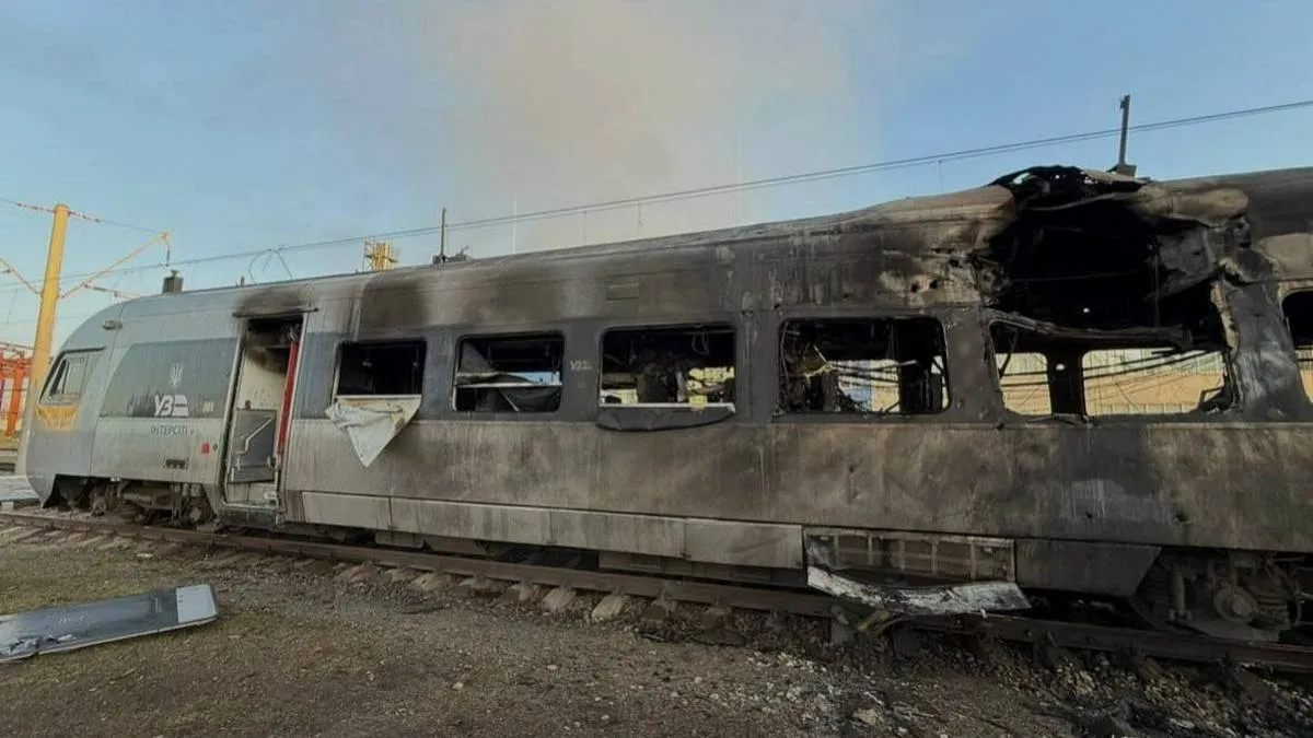 Деякі поїзди затримуються: Укрзалізниця повідомила про зміни в русі через нічну російську атаку
