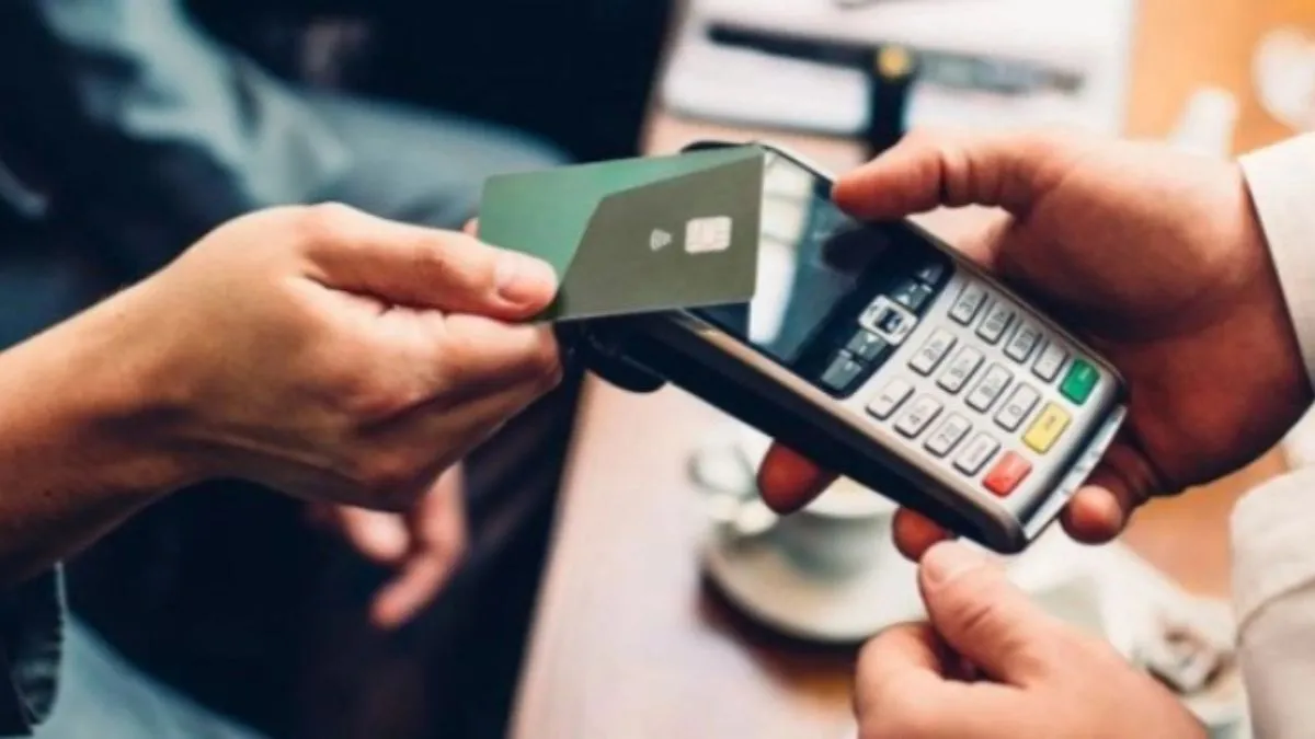 Одна картка на двох без відкриття другого рахунку: популярний український банк впровадив цікаве ноу-хау