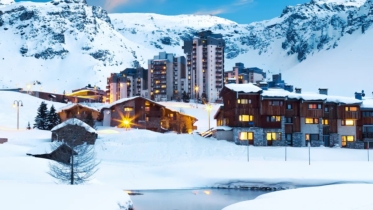 Названо топ-3 курорти Європи, де точно зустрінеш мільйонера: ось де відпочивають багатії і скільки це коштує