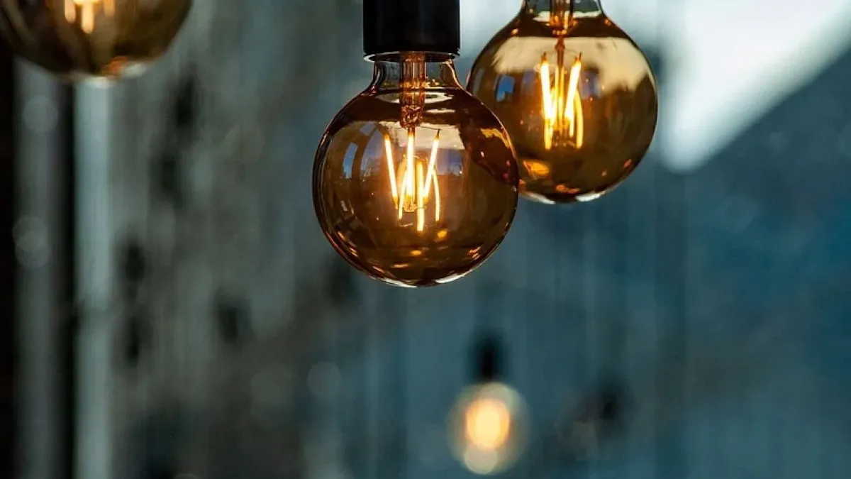 Світла може не бути значно більше: енергетик відверто розповів про нові графіки в Україні