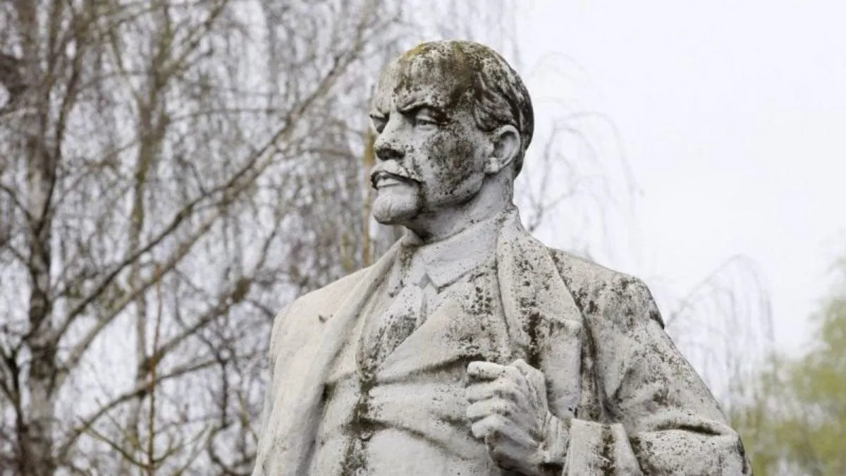 На Полтавщині вдруге продають вождя світового пролетаріату: скільки хочуть вторгувати за бронзового Леніна