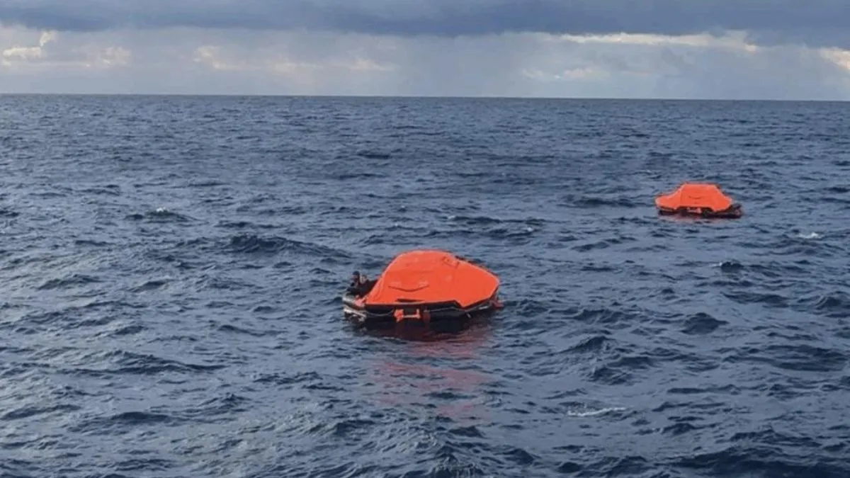 У Чорному морі пішло на дно судно з українськими моряками: чи вдалося врятувати екіпаж і що стало причиною