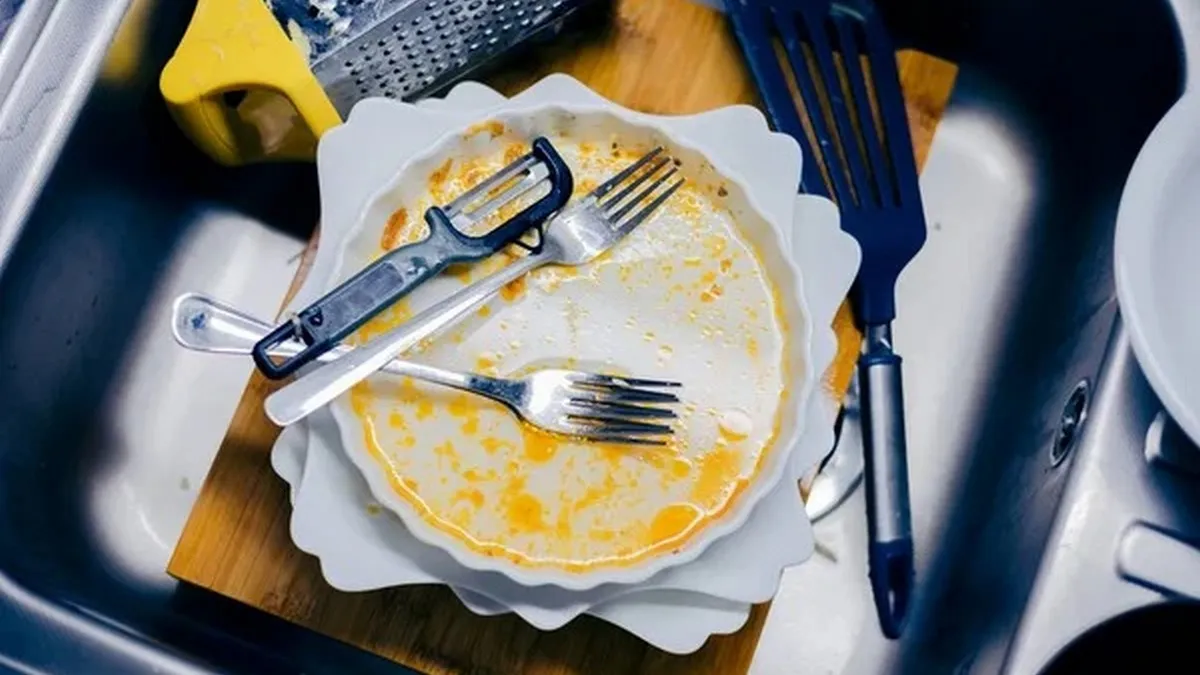 Не мити посуд – геніально? Експерти назвали топ-9 несподіваних причин