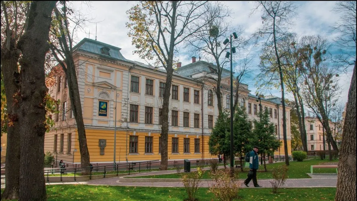 Назвала учня «скотиною» і була звільнена: подробиці мовного конфлікту між вчителькою і дитиною в Чернівцях