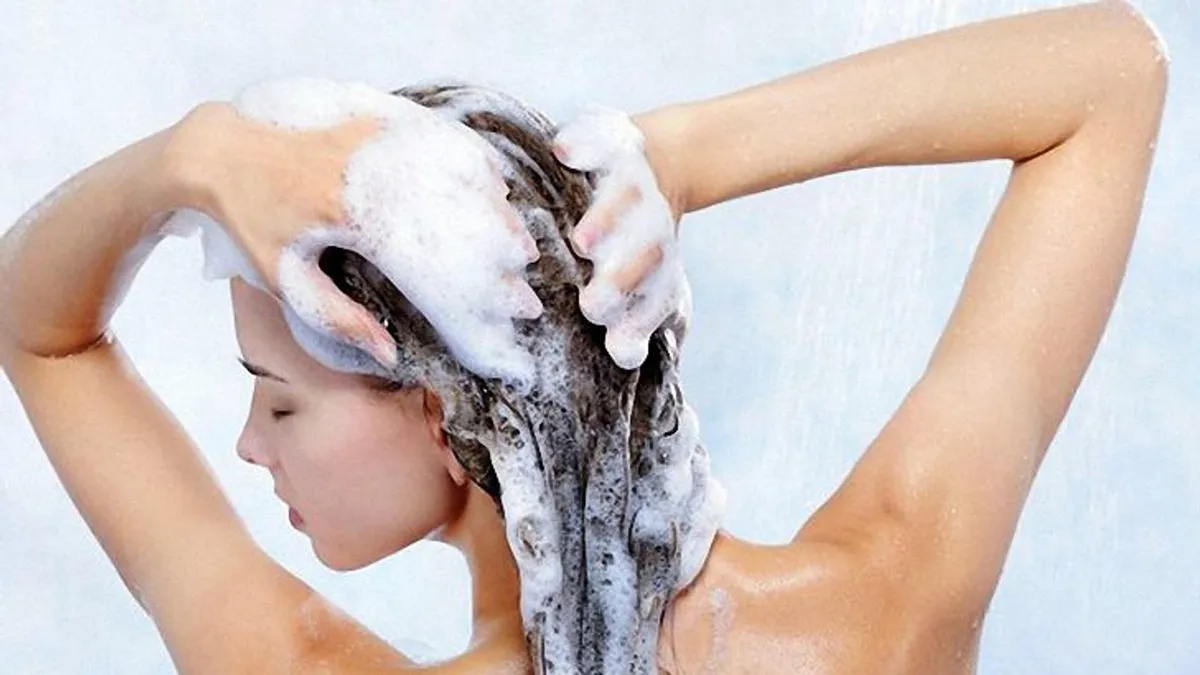 Не щодня і не раз на тиждень: експерти розповіли, як часто варто мити голову