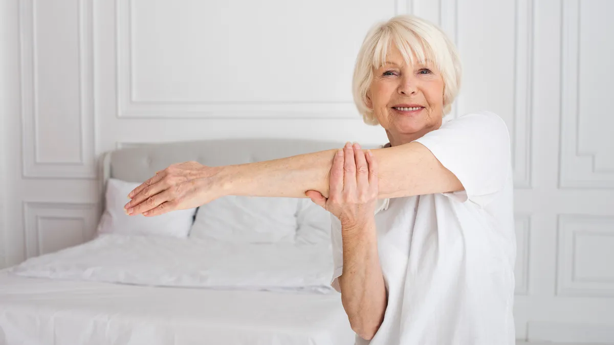 Який продукт допоможе зміцнити кістки після 50 років: дієтологи назвали свого фаворита