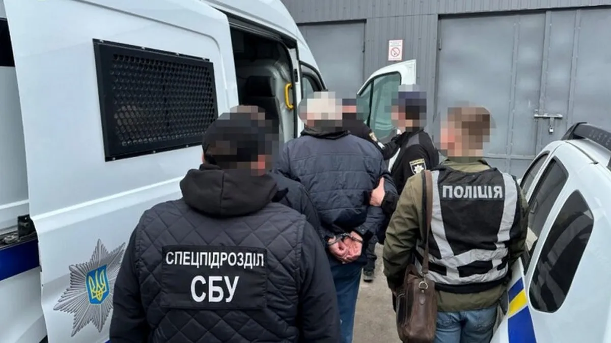 Митник хотів незаконно переправити чоловіків закордон: у яку суму він оцінив свої «послуги» і що йому загрожує