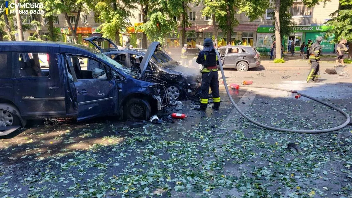 Росія обстріляла центр міста Суми: є загиблі та десятки поранених – деталі атаки