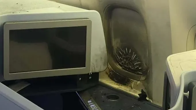 Літак KLM повернувся через пожежу повербанка