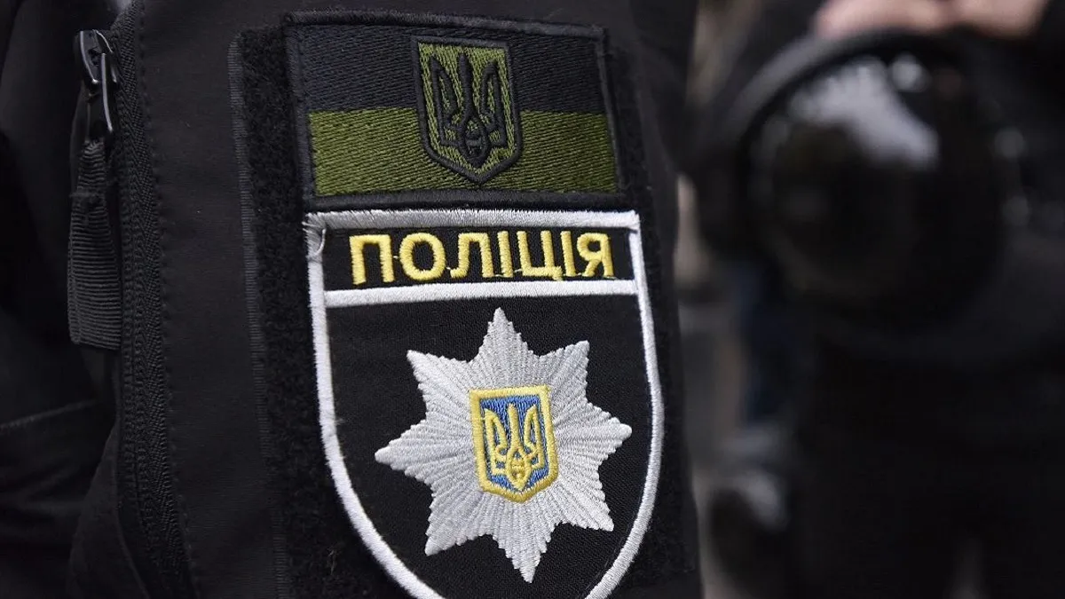 «У вас обличчя бліде»: на Миколаївщині копи обманом доставили водія швидкої на ВЛК