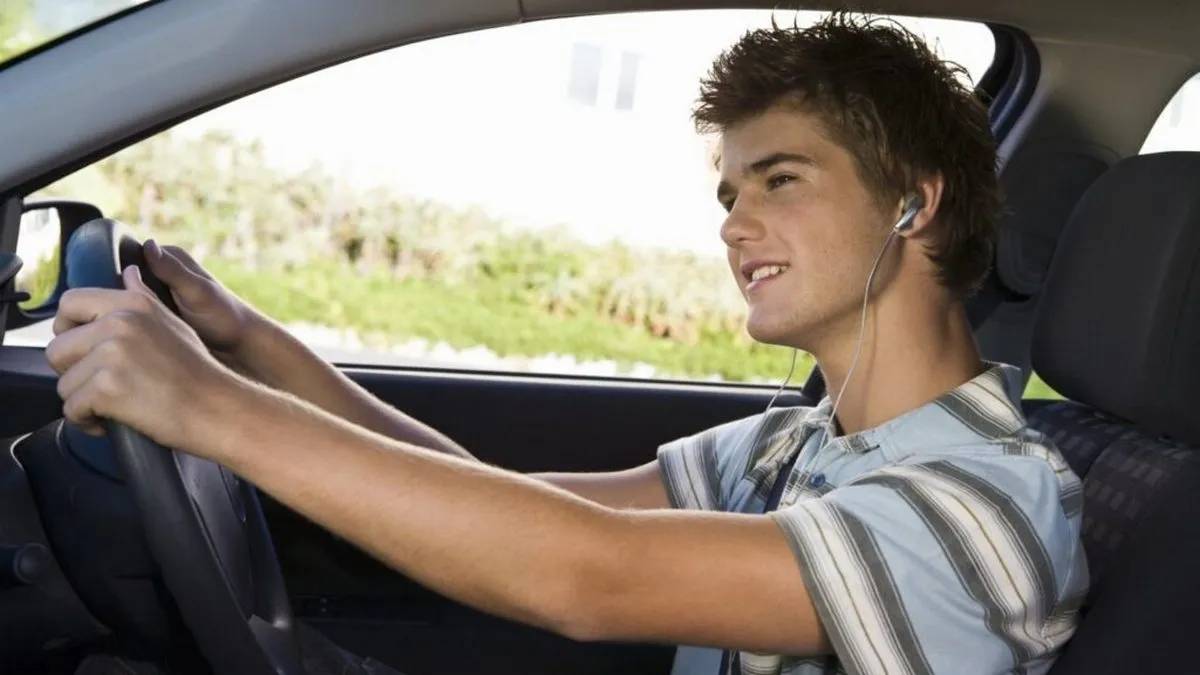 ДТП двох неповнолітніх сталося на Рівненщині: один із них керував Мерседесом