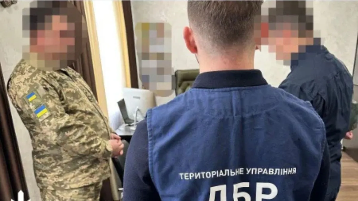 Замість одностроїв – роби: проректор військової академії змушував підлеглих будувати йому хату