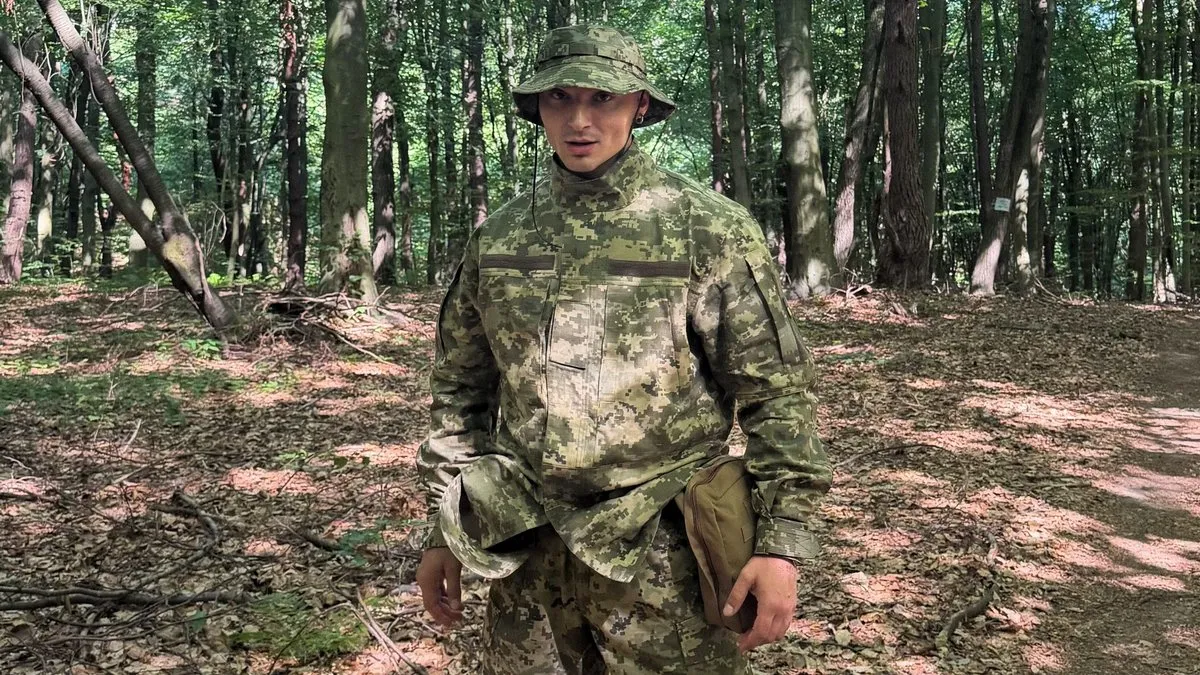 Замість макіяжу військова форма: візажист, якого ТЦК затримали на вулиці, показав армійські будні