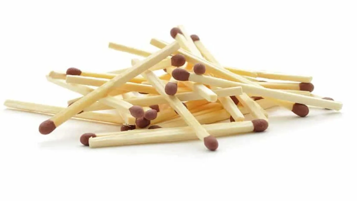 «Хочу, щоб мої діти пишалися мною»: швед встановив світовий рекорд, запхавши до носа 81 сірник – фото дивака 