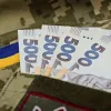 В Україні можуть підвищити зарплати військовим у тилу: скільки зароблятимуть рядові, сержанти, молодші офіцери