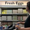 У продукції українського виробника яєць знайшли сальмонелу: де виявили небезпечний товар