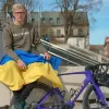 У Литві чоловік напав на велосипедиста через українську символіку: його засудили до реального терміну