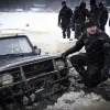 Водолази працювали наосліп: з-під води витягнули авто екстремала після смертельного катання по кризі