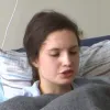 Вилетіла з дев’ятого поверху і вижила: дівчина дивом врятувалася під час обстрілу Києва