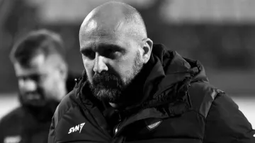 Трагедія на полі: під час матчу в Сербії зупинилося серце футбольного тренера Младена Жижовича