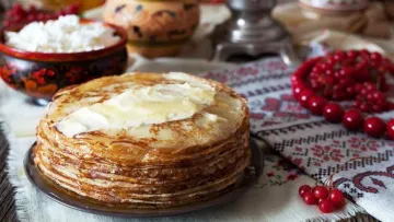 Масниця 2026: як не заплутатися в тещиних млинцях і що насправді святкують українці