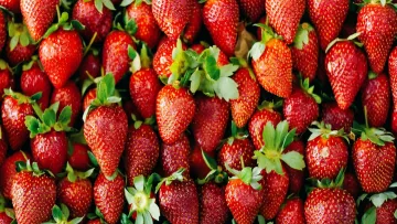 Шпинат, полуниця, виноград: експерти оприлюднили найзабрудненіші продукти року