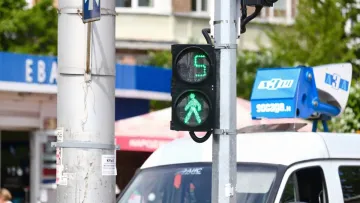 Економія лише здається: експерти пояснили, чи варто вимикати двигун авто на світлофорі