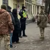 «Раптово дістав ніж та завдав кілька поранень»: Вінницький ТЦК поскаржився на напад через перевірку документів