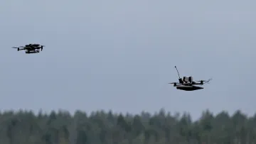 Польща депортує українця, який керував дроном у Варшаві: подробиці інциденту і до чого тут білоруси
